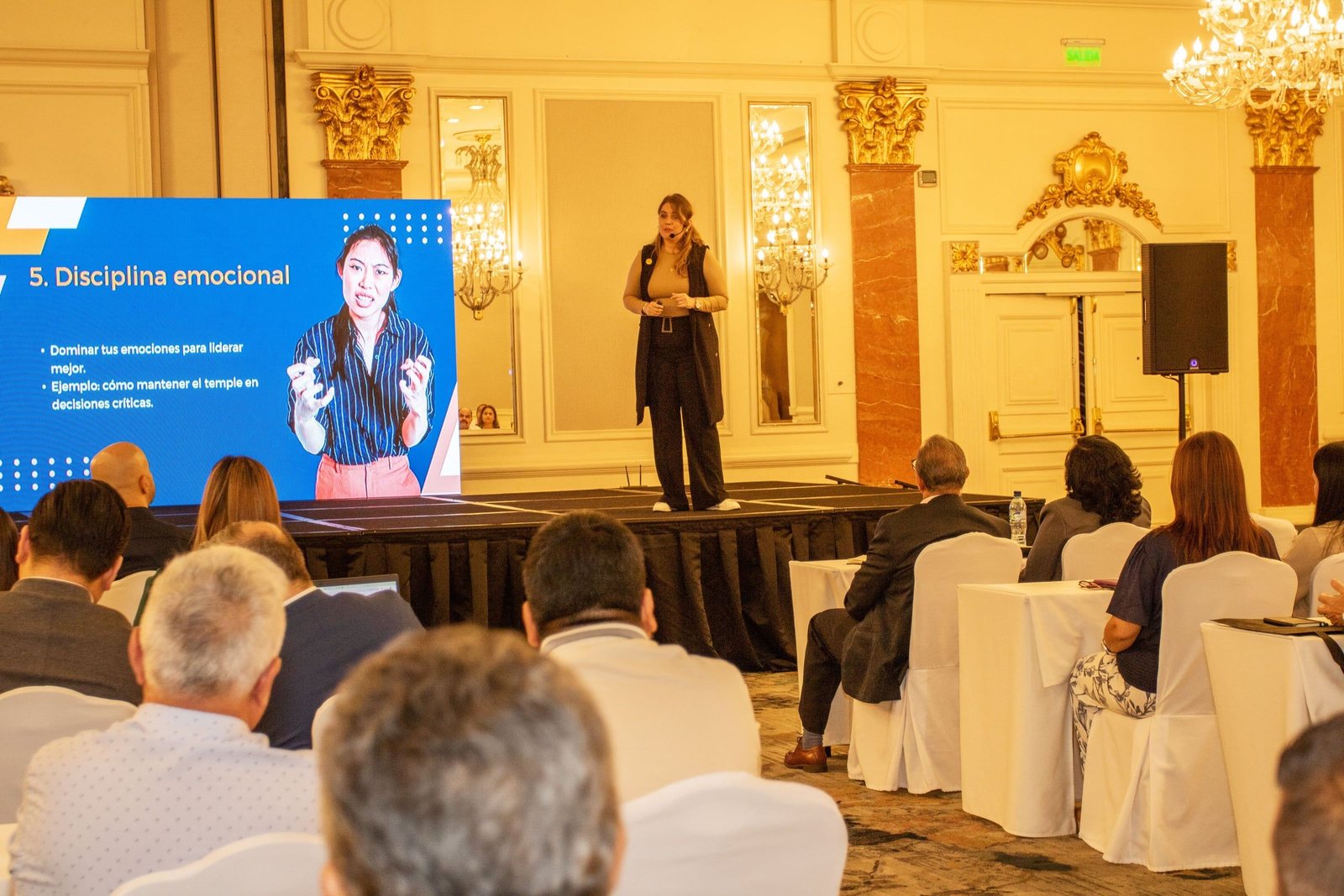 Seminario de la Cumbre con la sala llena